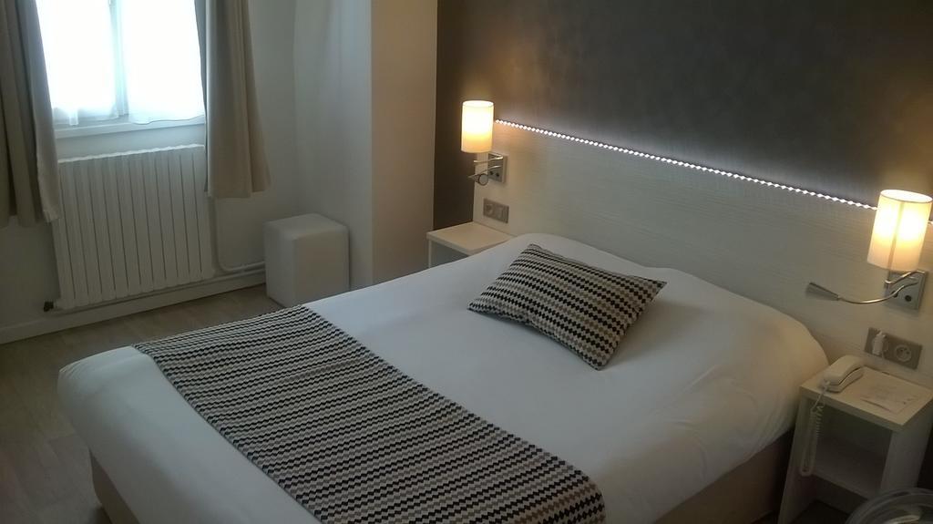 Contact Hotel Du Cerf 查塔奥贡泰 客房 照片