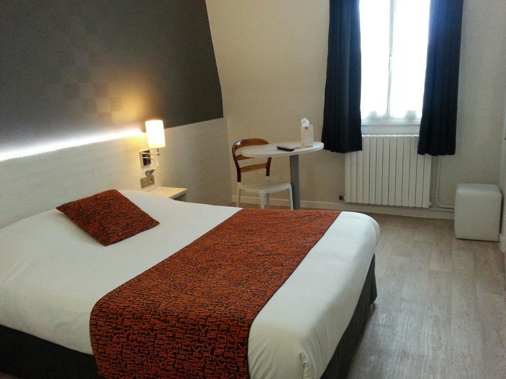 Contact Hotel Du Cerf 查塔奥贡泰 客房 照片