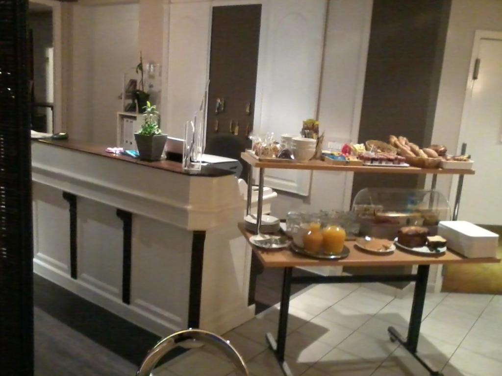 Contact Hotel Du Cerf 查塔奥贡泰 外观 照片