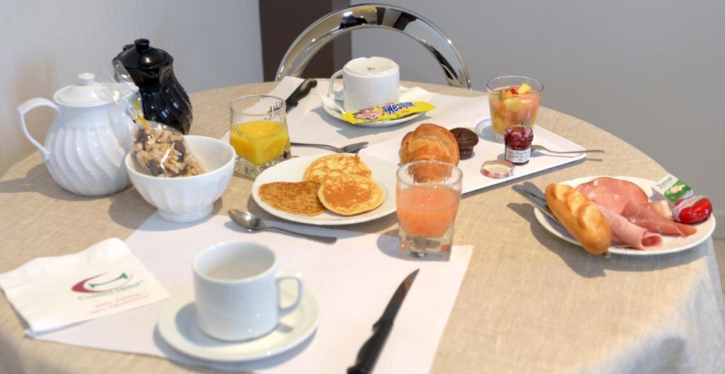 Contact Hotel Du Cerf 查塔奥贡泰 外观 照片
